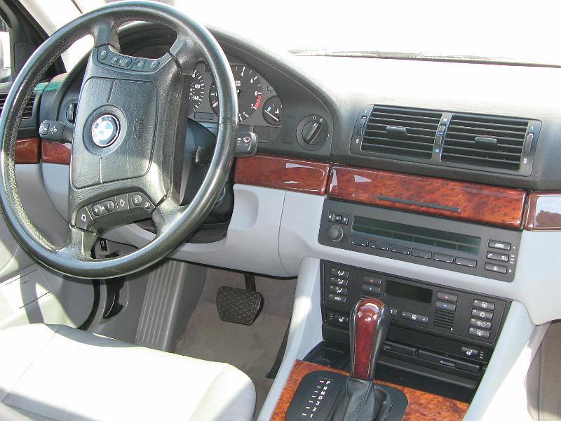 IMG_1440.JPG - Very clean interior.