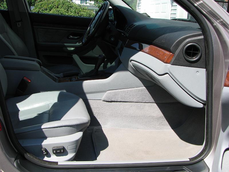 IMG_1445.JPG - Passenger side with power seat controls.